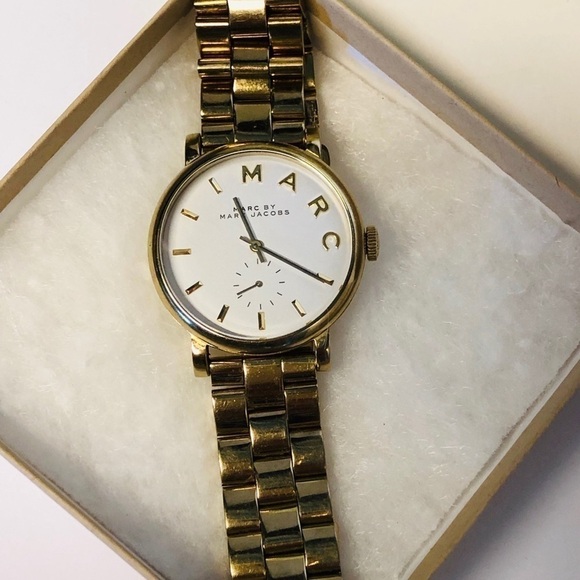 𝅺marc Jacobs Women's Gold Tone Watch - Picture 2 of 6
